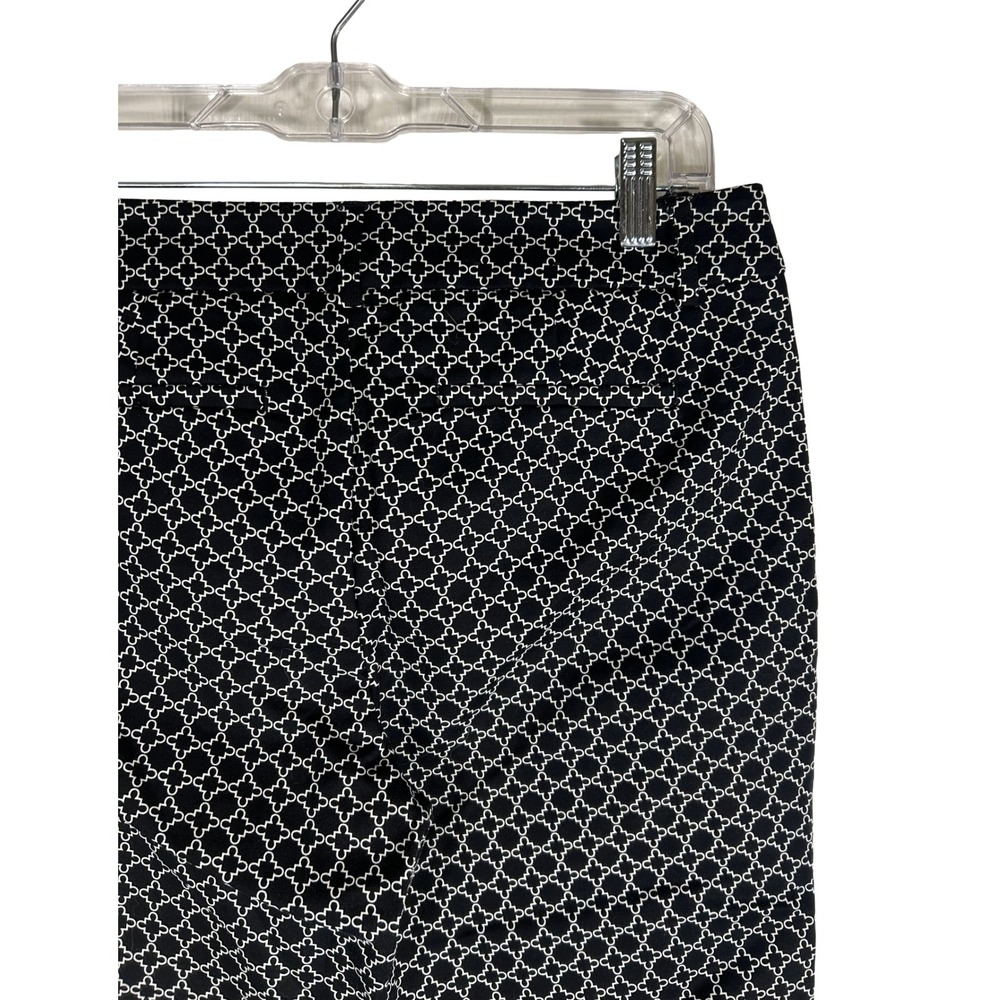 Hilary Radley Womens Black White Quatrefoil Geometric Capris Pants Size 6 - Picture 4 of 7
